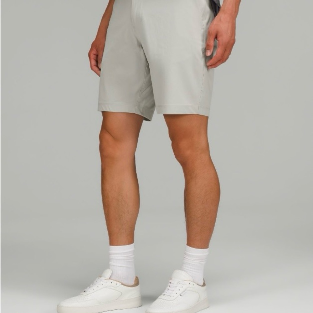 Men’s Lululemon Commission Short 7” Seal Gray Size 30